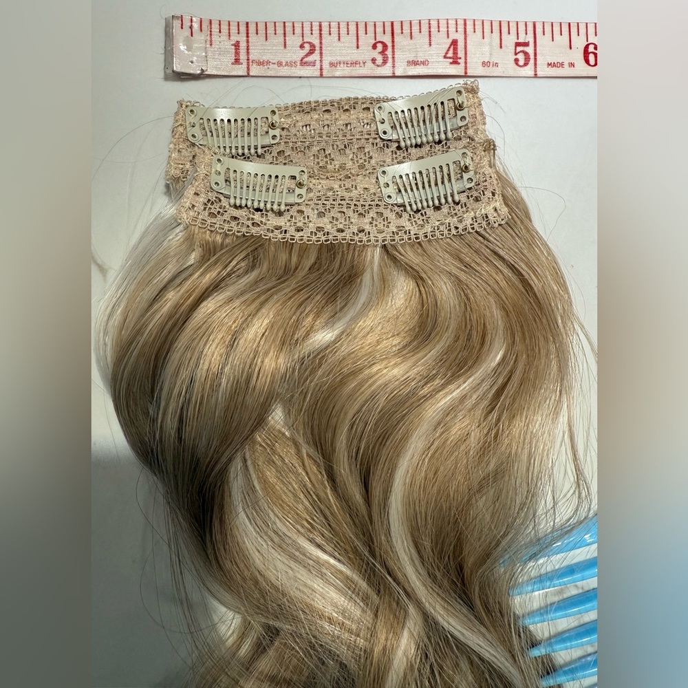 HAIR, Qty 4, 16” Wavy Clip or Halo Extensions, Blonde/Platinum - Picture 10 of 10